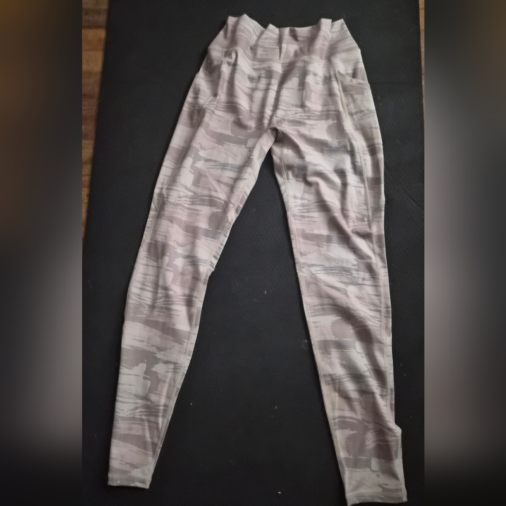 Alphalete Camo Leggings